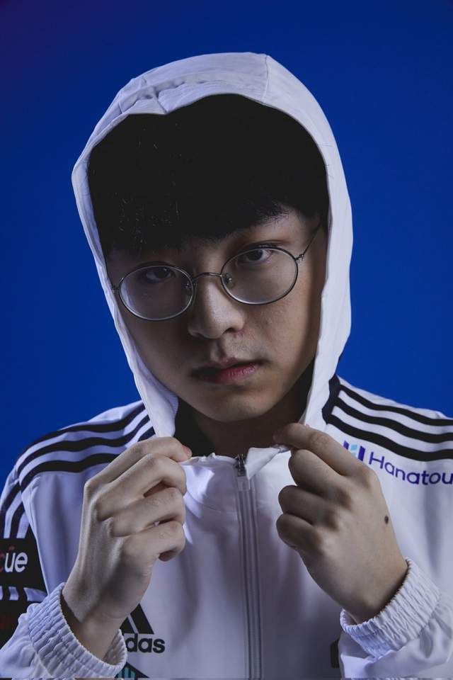 包含Scout在TL比赛中比赛局势复杂，表现优异引发热议！比赛高潮迭起的词条